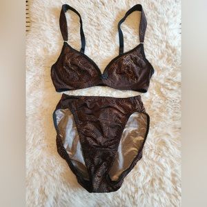OLGA Wire-free Bra & Panty Set